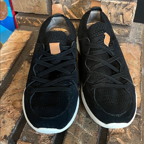 Earth Desire Flow Women’s Black & Tan Slip On Sneakers Size 8 - Picture 4 of 11